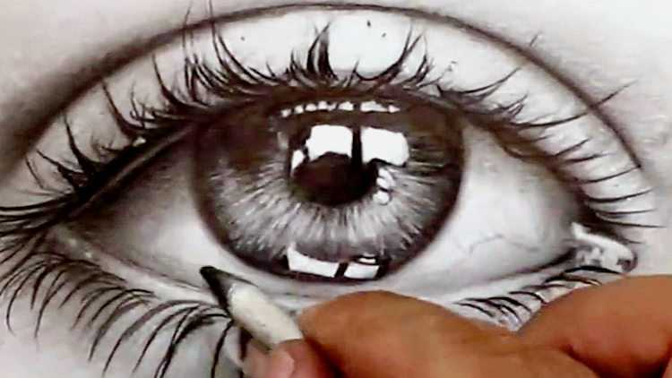 سیاه قلم با مداد معمولی هایپررئال چشم